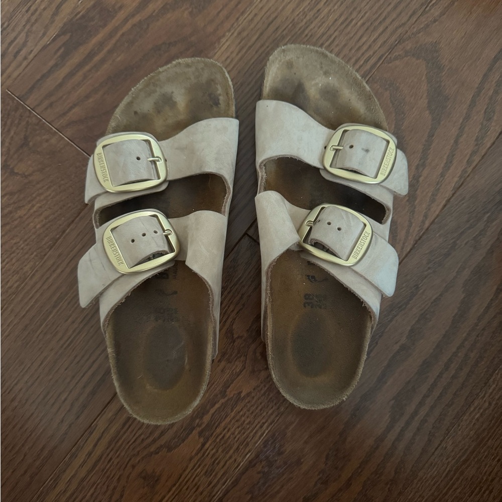Arizona Birkenstock size 38 (7.5) tan wide strap sandal